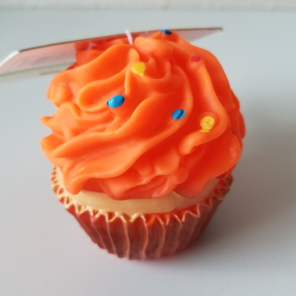 1 left Blue Squeak Cupcake Dog Toy New - Picture 10 of 16